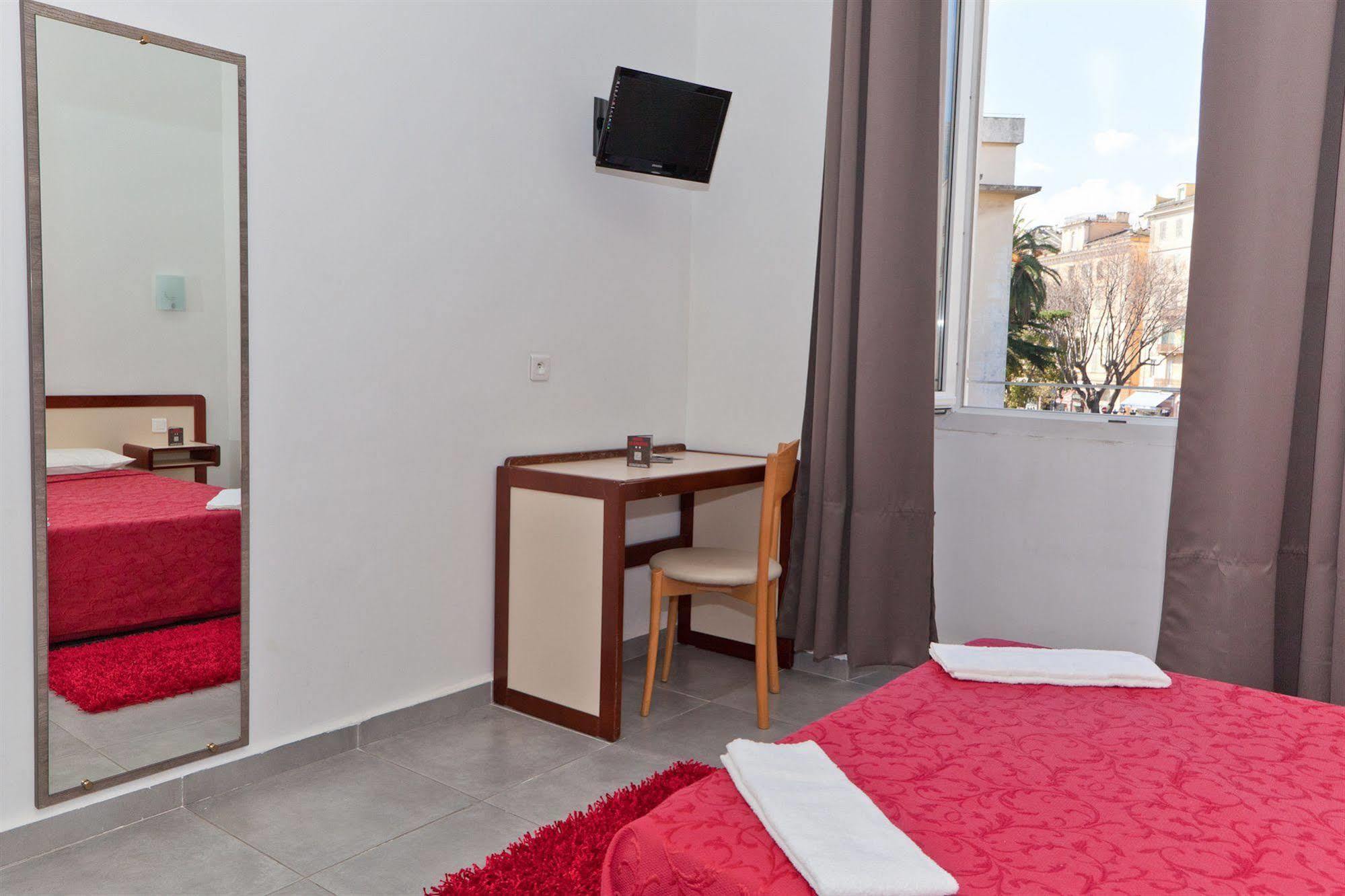 Riviera 2* Bastia (Corsica)